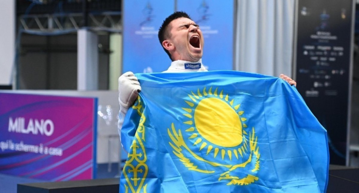 Руслан Курбанов семсерлесуден күміс медаль жеңіп алды