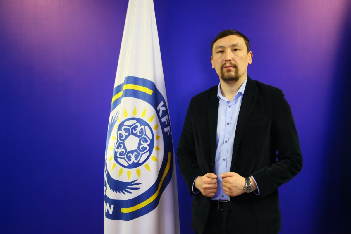 Спорт комментаторы Ермұхамед Мәулен Қазақстаннан кететінін мәлімдеді