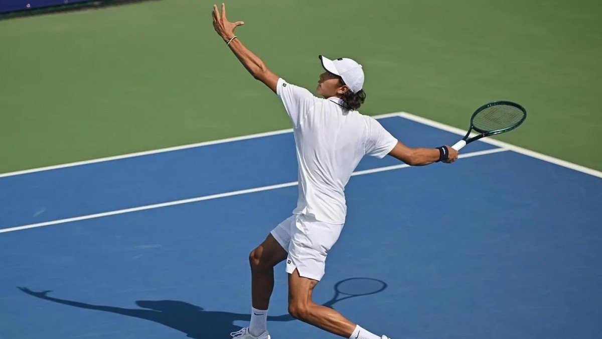 Теннисші Әмір Омарханов Тунистегі турнирдің 1/4 финалына өтті