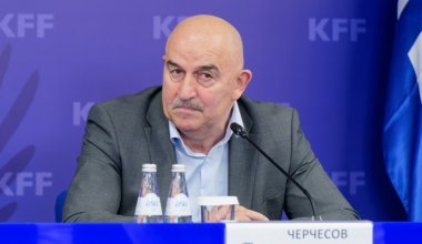 «Қазақша неге сұрақ қоя бересің»: Ресейден келген бапкер журналиске ашуланды