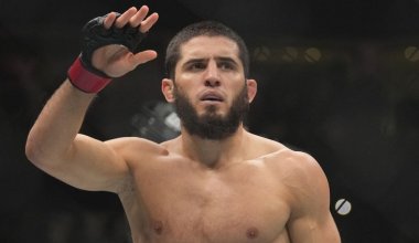 UFC: Ислам Махачев Мойканоны бірінші раундта жеңді