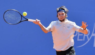 Александр Бублик топырақ төсенішіндегі алғашқы ATP титулын жеңіп алды